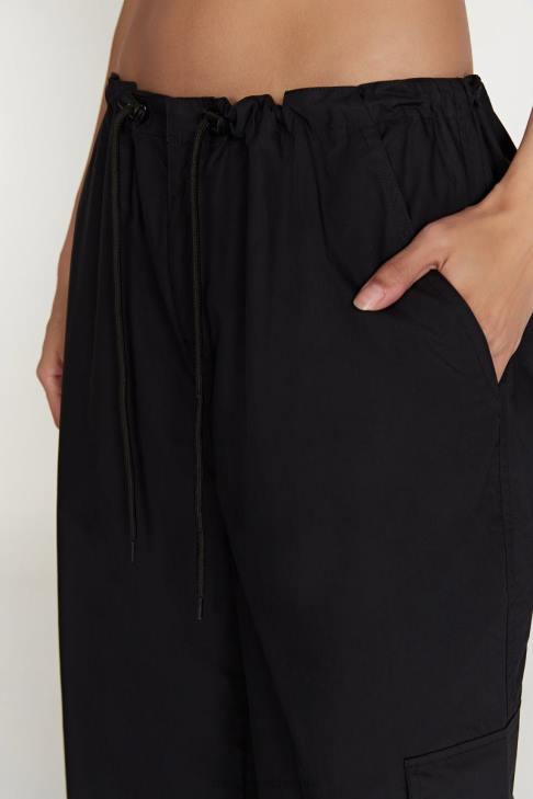 Meshki Amara Fallschirmhose Schwarz Kleidung 060V1592