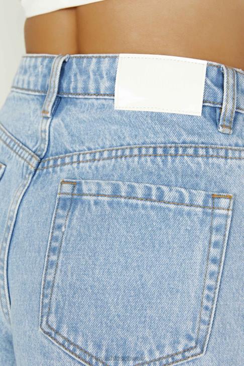 Meshki Jasper-Jeansshorts mit mittlerer Leibhöhe Mittelblau Kleidung 060V1396
