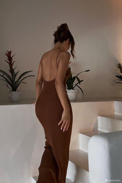 Meshki Asymmetrisches, gerades Maxi-Neckholder-Strickkleid von Ariana Ton Kleidung 060V727