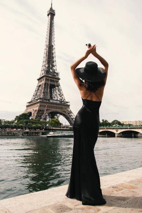 Meshki Avery Maxi-Neckholder-Kleid aus Satin Schwarz Kleidung 060V444