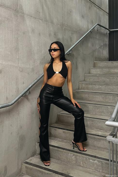 Meshki Nicole Neckholder-Crop-Top Schwarz Kleidung 060V1178