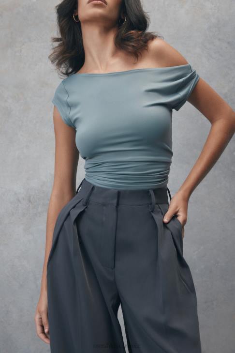 Meshki Reyna Longline-Top aus recyceltem Nylon helle Holzkohle Kleidung 060V849